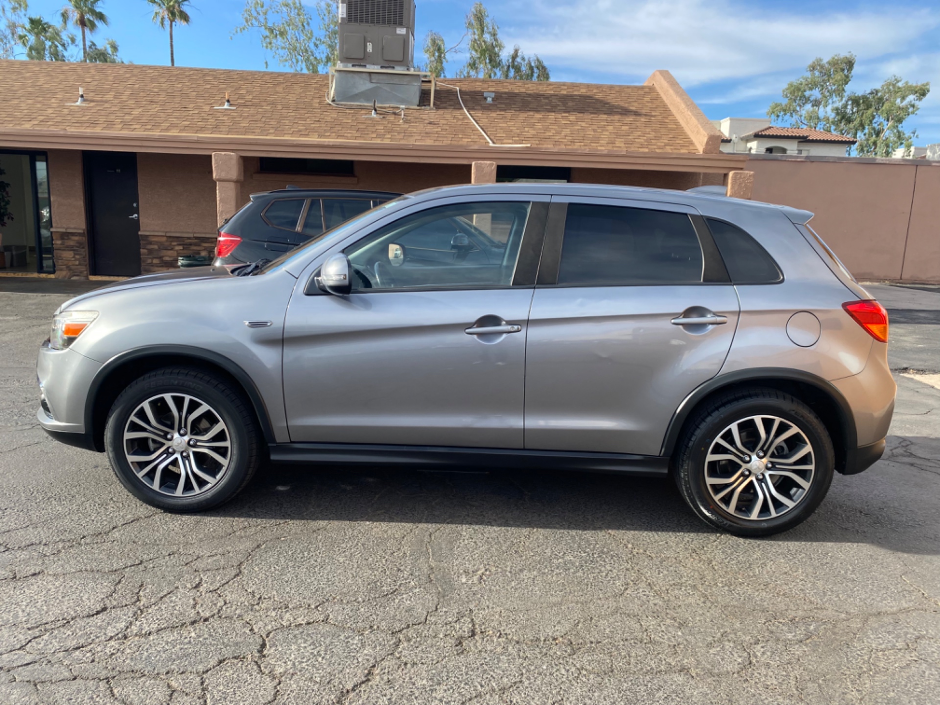 mitsubishi outlander sport 2017 JA4AP3AW0HZ061600 image mitsubishi outlander sport 2017 JA4AP3AW0HZ061600 image